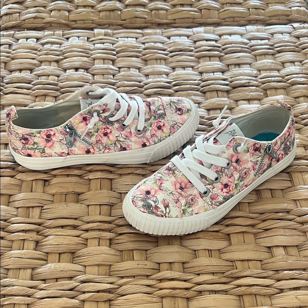 Blowfish size 8 Floral Sneakers - Picture 2 of 5